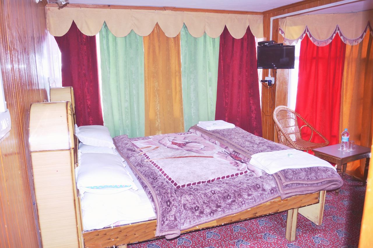 Hotel Glacier Heights Sonāmarg Exterior foto