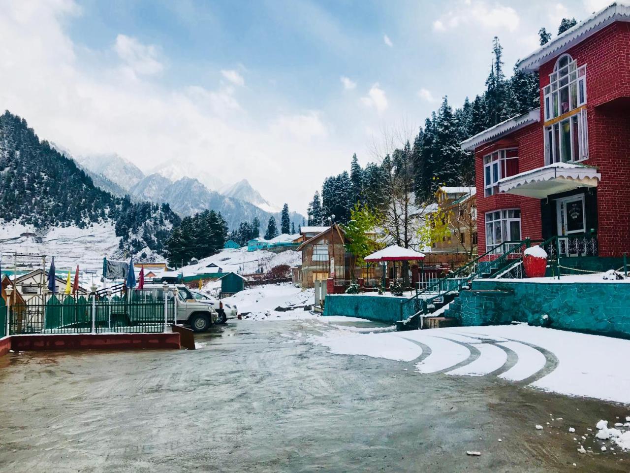 Hotel Glacier Heights Sonāmarg Exterior foto